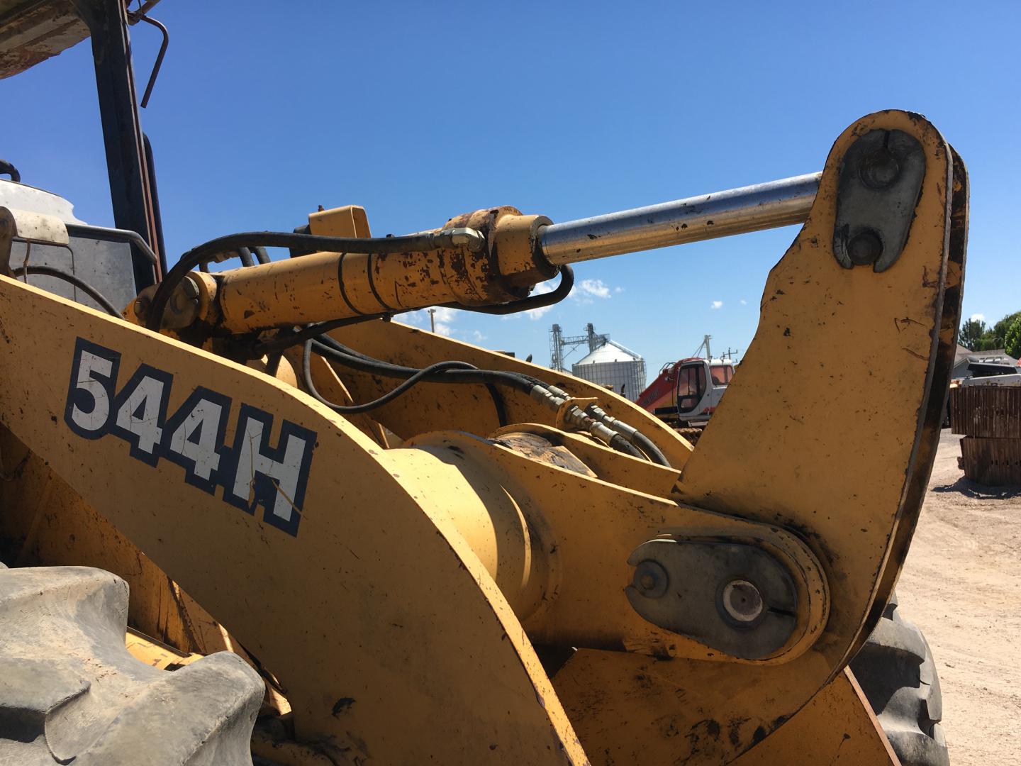 ./imagenes/INVOICE/2019/16832/CARGADOR FRONTAL JOHN DEERE 544H (4).JPG